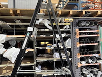 1x zwarte ladder taurus tgb 10
