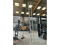 1x19 nok ladder met valblok - afbeelding 1 van  4