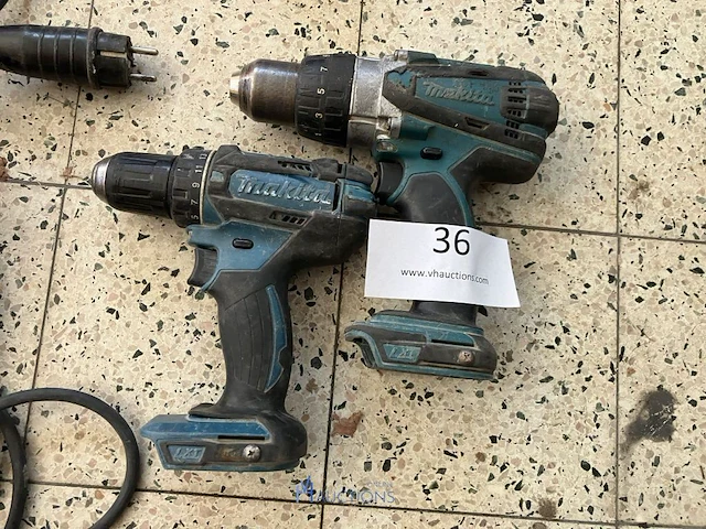 2 accu boormachines makita - afbeelding 1 van  2