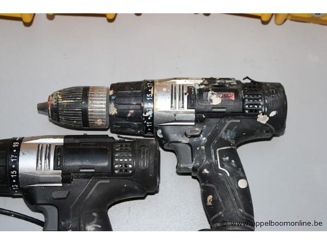 2 accu boormachines vv oplader - afbeelding 2 van  3