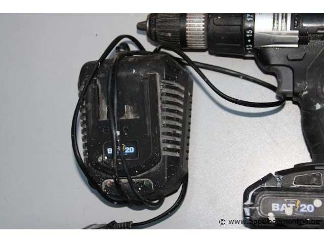 2 accu boormachines vv oplader - afbeelding 3 van  3