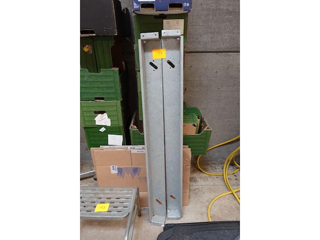 2 achterplaten voor bevestiging lichten aanhangwagen l. 1,25m - afbeelding 1 van  4