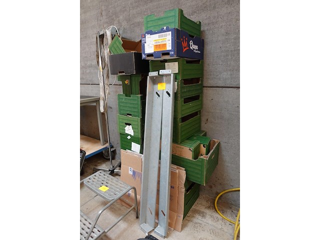 2 achterplaten voor bevestiging lichten aanhangwagen l. 1,25m - afbeelding 2 van  4