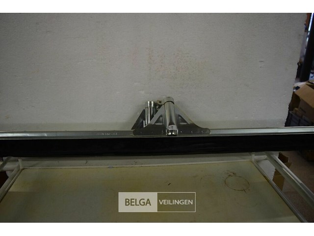 2 aftrekkers - afbeelding 2 van  3