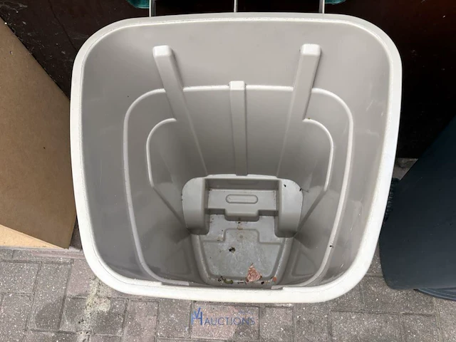 2 afvalcontainers - afbeelding 5 van  9