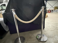 2 afzetpalen met koord - afbeelding 2 van  2