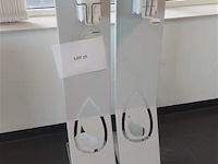 2 alcoholgel dispensers