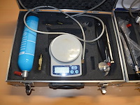 2 alu koffers met koelvloeistof koelkast en digitale weegschaal (b425) - afbeelding 7 van  8