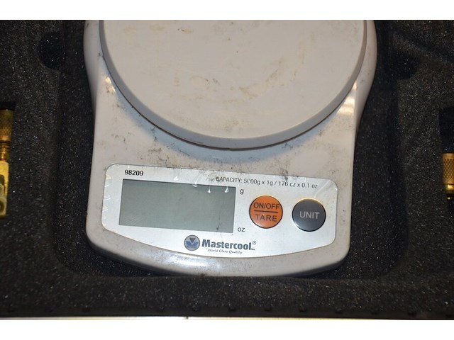 2 alu koffers met koelvloeistof koelkast en digitale weegschaal (b425) - afbeelding 4 van  7