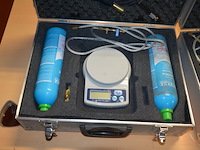 2 alu koffers met koelvloeistof koelkast en digitale weegschaal (b425) - afbeelding 5 van  7