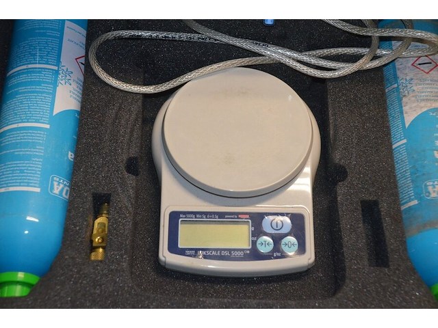 2 alu koffers met koelvloeistof koelkast en digitale weegschaal (b425) - afbeelding 7 van  7