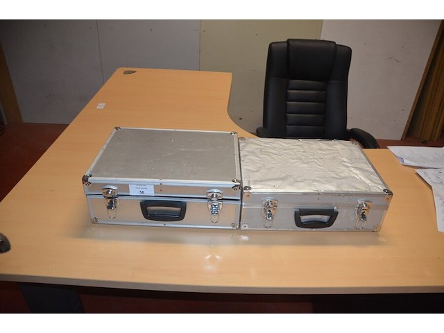 2 alu koffers met koelvloeistof koelkast en digitale weegschaal (b425) - afbeelding 3 van  7