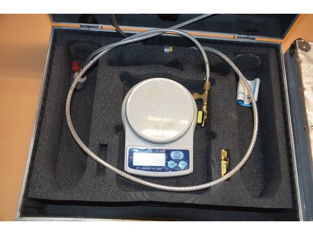 2 alu koffers met koelvloeistof koelkast en digitale weegschaal (b425) - afbeelding 4 van  7