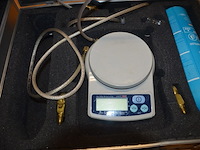 2 alu koffers met koelvloeistof koelkast en digitale weegschaal (b425) - afbeelding 7 van  7