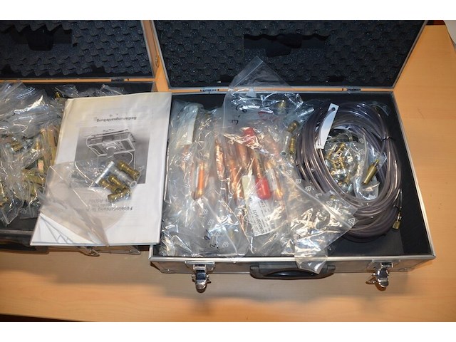 2 alu koffers met koelvloeistof koelkast en digitale weegschaal (b425) - afbeelding 5 van  7