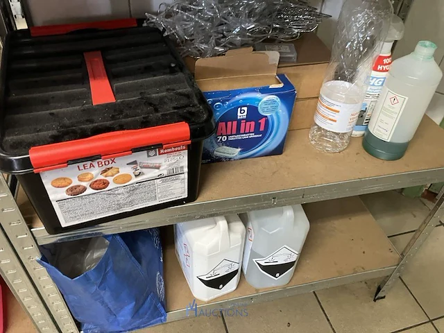 2 alu opbergrekken met inhoud - afbeelding 5 van  9