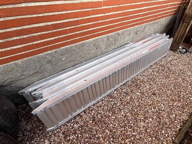 2 aluminium geribbelde laadhelling 3t traileronderdelen & accessoires - afbeelding 1 van  3