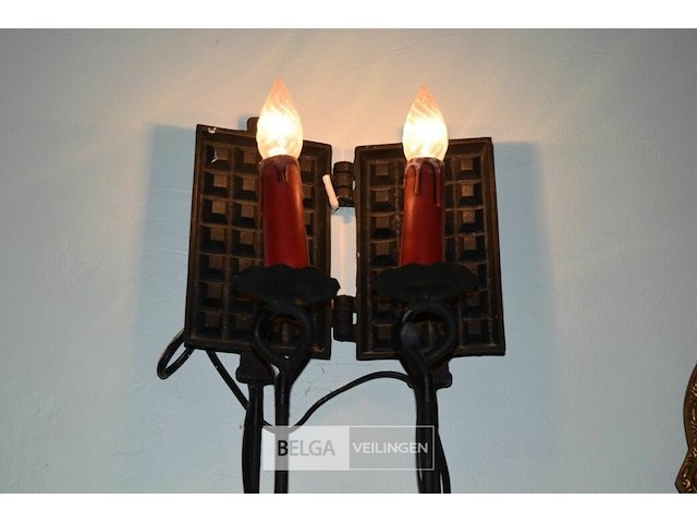 2 antieke wandlampjes wafelijzer, 1 wandlamp schepje - afbeelding 3 van  5