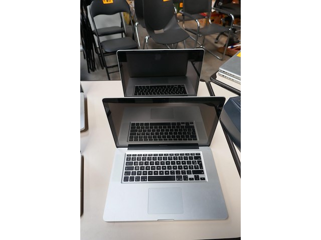 2 apple macbook pro - afbeelding 1 van  5