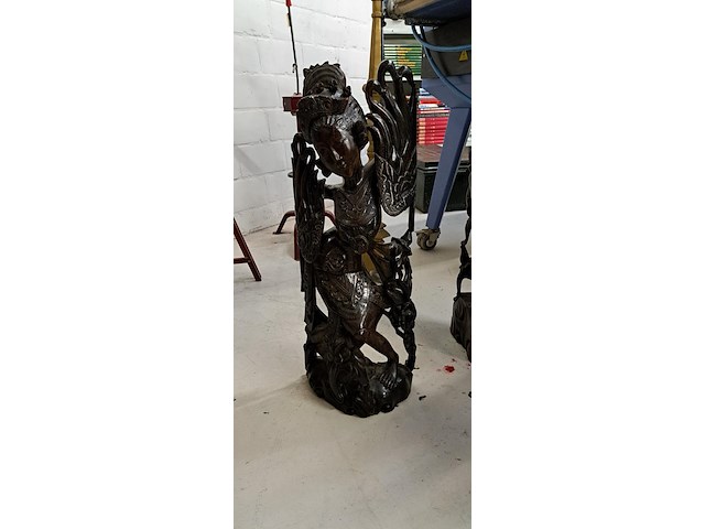 2 aziatische houten beelden - afbeelding 2 van  2