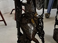 2 aziatische houten beelden - afbeelding 2 van  2