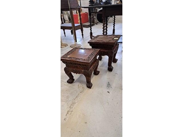2 aziatische tafeltjes - afbeelding 1 van  2