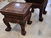 2 aziatische tafeltjes