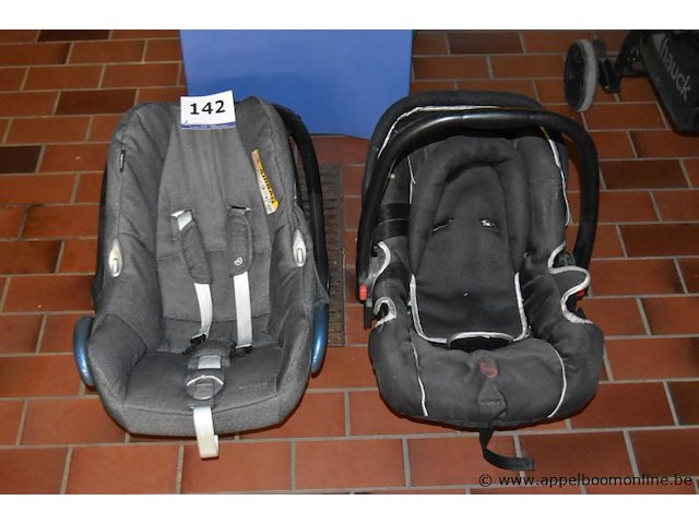 2 baby autostoelen - afbeelding 1 van  1