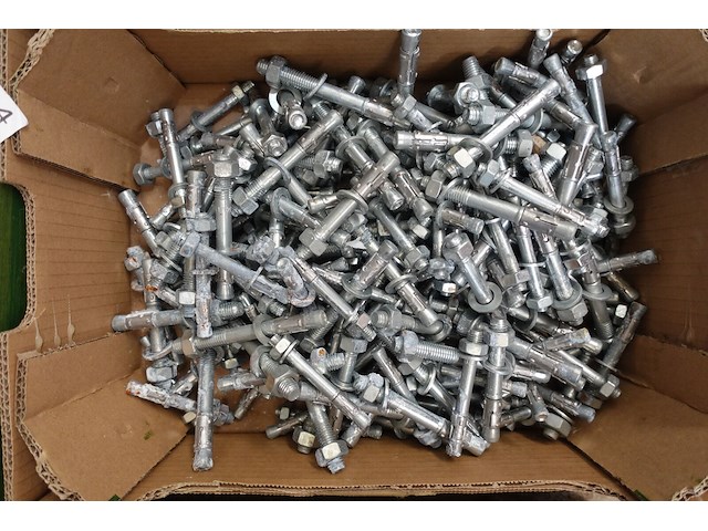 2 bakken keilbouten m10 - m12 (verschillende lengtes) - afbeelding 2 van  3
