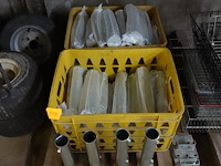 2 bakken met buishouders (voor parasols o.a.) - afbeelding 2 van  2