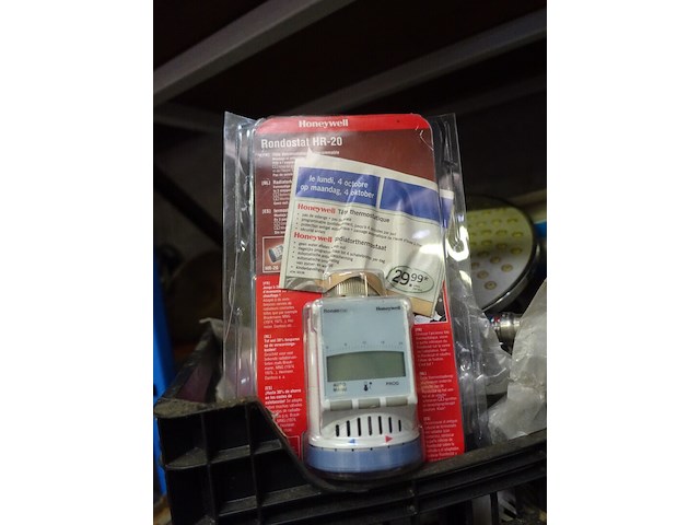 2 bakken sanitair materiaal - afbeelding 15 van  16