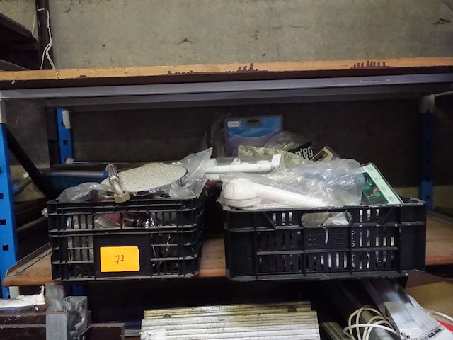 2 bakken sanitair materiaal - afbeelding 16 van  16