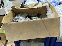 2 bakken uitvulplaatjes + insteekpluggen - afbeelding 1 van  10