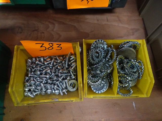 2 bakken vijzen en tandveerringen - afbeelding 1 van  4