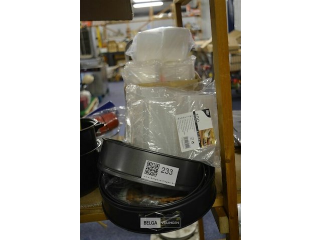 2 bakvormen en inmaakdoosjes - afbeelding 1 van  3