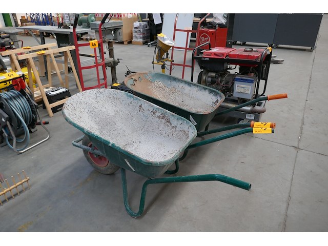 2 bakwagens - afbeelding 2 van  3