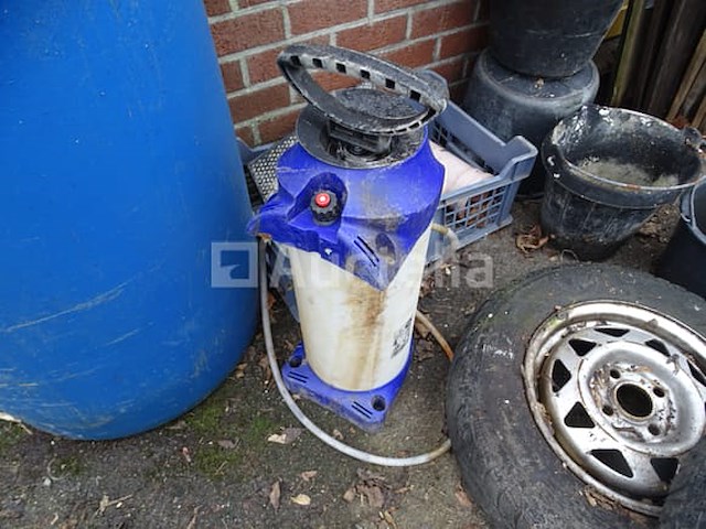 2 banden op velgen, tonneau, spuit, diversen - afbeelding 6 van  8