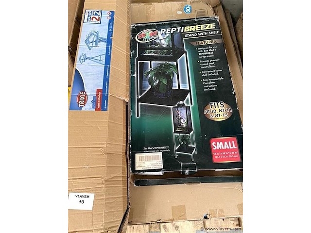 2 bedjes voor huisdieren, vogelhuisje en aquariumstand - afbeelding 1 van  1