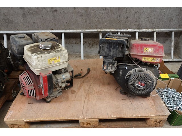 2 benzinemotoren honda gx390 (1 met starter) - afbeelding 1 van  9