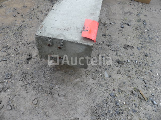 2 betonnen lateien - afbeelding 1 van  4