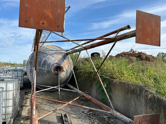 2 betonsilo’s - afbeelding 3 van  4