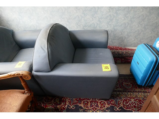 2 blauwe stoffen fauteuils - afbeelding 3 van  3