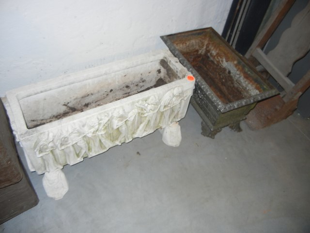 2 bloembakken en zolderkar - afbeelding 1 van  2