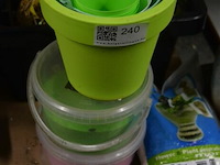 2 bloempotten met decoratiematerialen - afbeelding 2 van  3