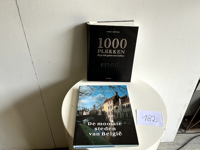 2 boeken geillustreerd - afbeelding 1 van  1