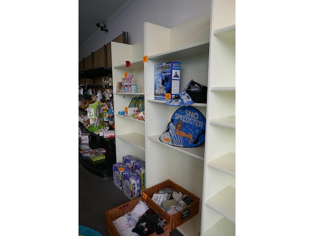 2 boekenkasten - afbeelding 1 van  4