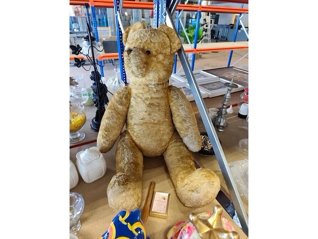 2 bruine teddyberen, ca. 24 sierstukken w.o.: 2 maskers, keramieken spaarpot ducky van pomme pidou,... (volledige legger) - afbeelding 6 van  12