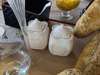 2 bruine teddyberen, ca. 24 sierstukken w.o.: 2 maskers, keramieken spaarpot ducky van pomme pidou,... (volledige legger) - afbeelding 7 van  12