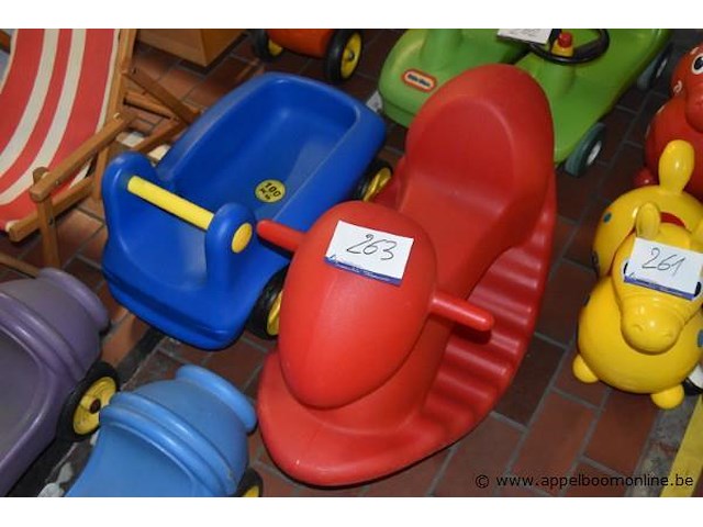 2 buiten speeltuigen - afbeelding 1 van  1