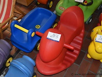 2 buiten speeltuigen - afbeelding 1 van  1